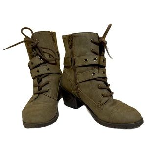 Report Tan Zipper Boots